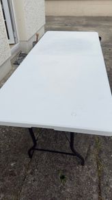 Foldable table