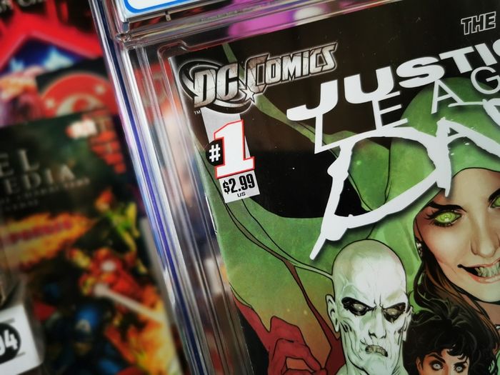 Justice League Dark #1 ! CGC Graded ! 9.4 ! GREAT INVESTMENT ! Soon New TV Series ! DC Comics !