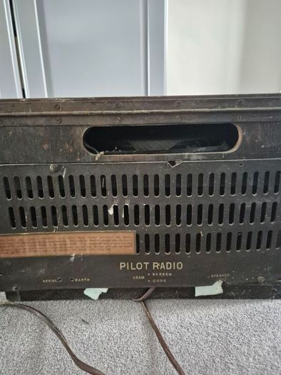 Pilot Radio