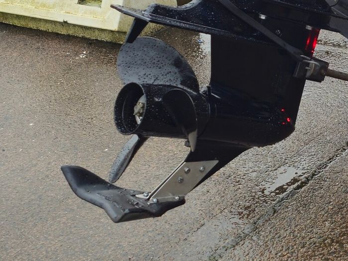 Hydroshield outboard fin