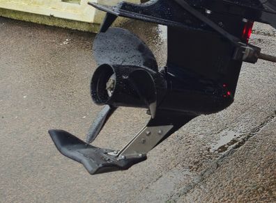 Hydroshield outboard fin