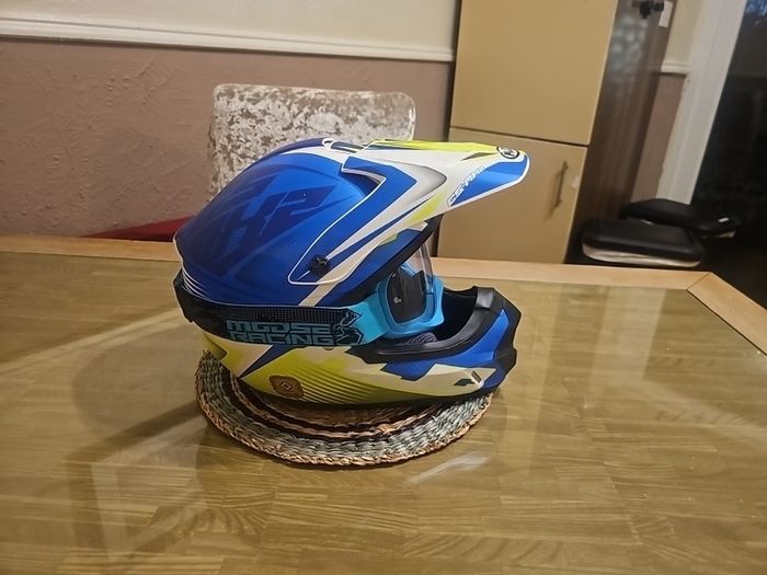Mens Medium helmet