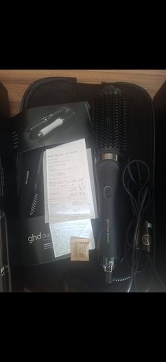 GHD duet blowdry professional 2 in 1 hair dryer brush.
