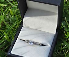 18ct White Gold Diamond Engagement Ring
