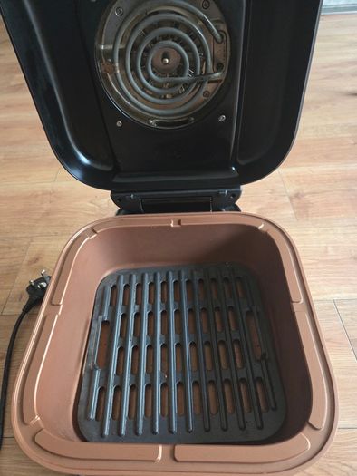 Russell Hobbs Satisfry Air & Grill Multi Cooker, Barely used, Great condition