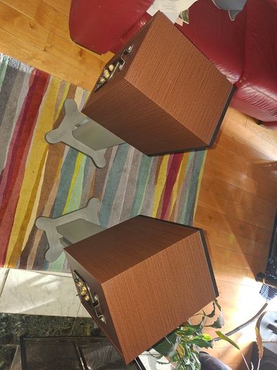 B&W 685 Speakers + Stands