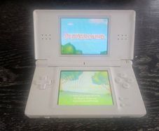 Nintendo DS Lite