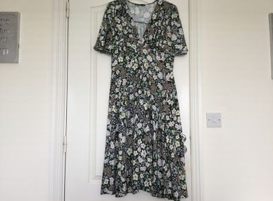Dress Boohoo floral dress size 14