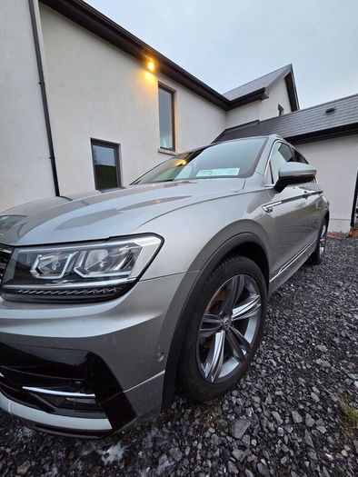 R-Line Tiguan 202 leather interior