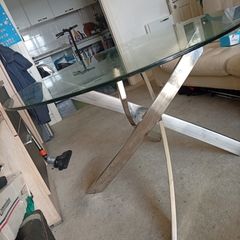 PRICE DROP DAWNAngel Creda Designer Tempered Glass Table 1/7 Price