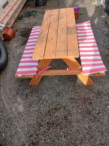 kids picnic table