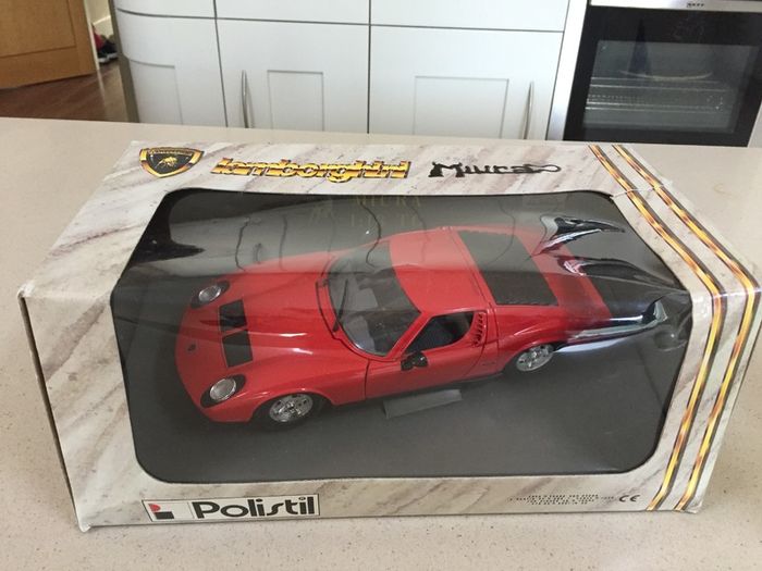Lamborghini Miura Scale 1/18