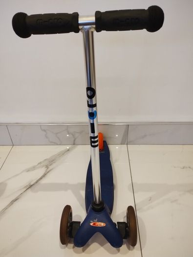 Original iconic Mini Micro Scooter