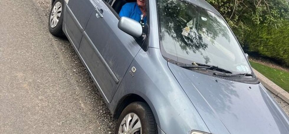 Toyota Corolla 2003 car 1600