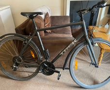 Nearly new Trek FX1 XL