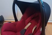 Maxi-Cosi seat with ISOFIX base