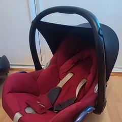 Maxi-Cosi seat with ISOFIX base