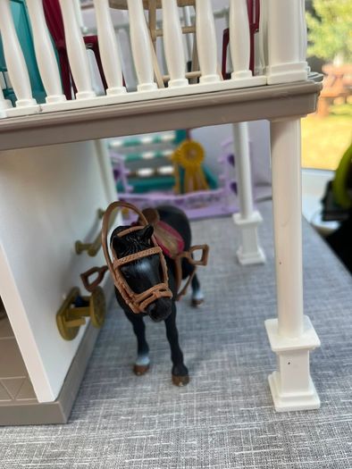 schleich farm house and horse set