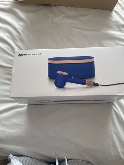 Dyson supersonic hairdryer
