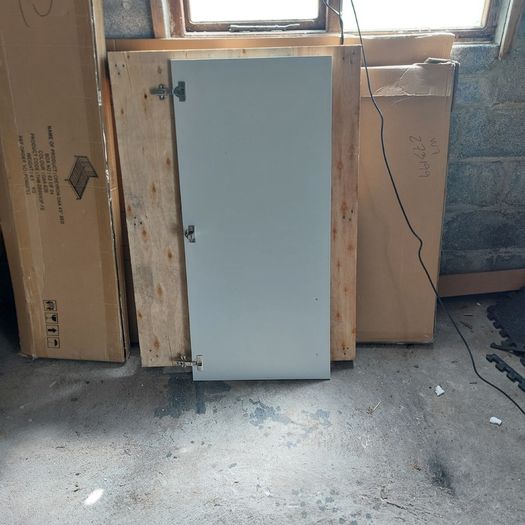4 x Wardrobe / Cabinet Doors with soft close hinges
