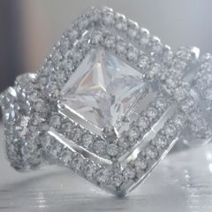Marilyn Monroe cocktail ring