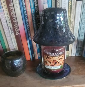 Yankee Candle Cinnamon Stick with Mosiac Topper and Plate and seperate Candle Holder Bundle