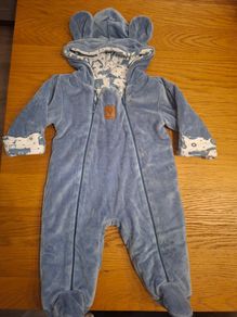 Snow suit