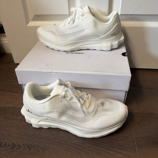 Alo runners size 11uk