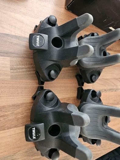 Thule 832 SUP Surfboard Roof Carrier Good Condition