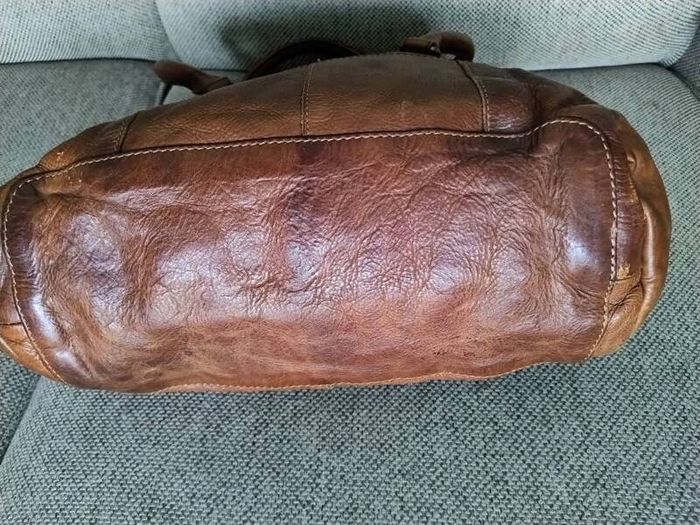 Spikes and Sparrow large brown genuine leather handbag in very good condition with zipped closure and internal pockets and a zipped external pocket see last five photos for exact measurements FREE STANDARD POSTAGE INCLUDED