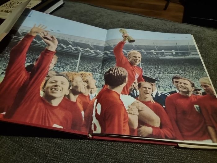 Clipper Annual of Who's Who in Football, 1970