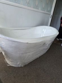 Free standing bath