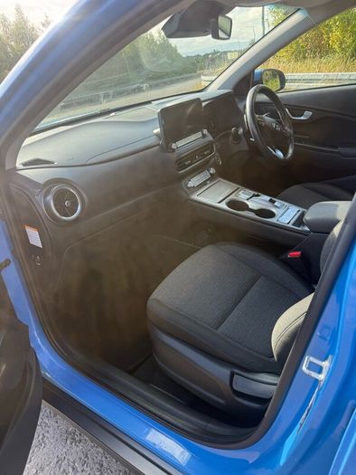 Hyundai kona EV premium 2022 64kw h long range now