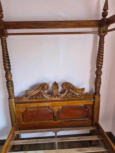 4 poster bed