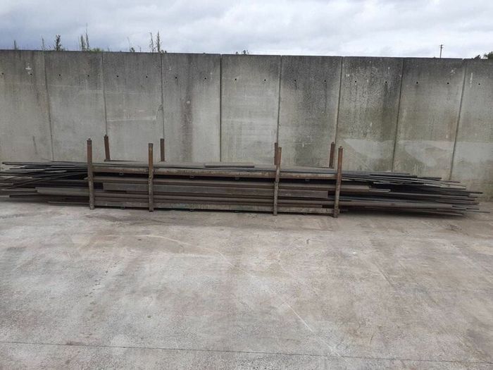 3 to 4 tons of steel lengths