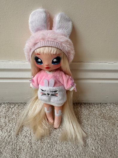 Na! Na! Na! Surprise Doll Aubrey Heart with Bunny Sweater Used Please see photos
