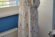 White floral sleeveless summer dress, Size 2XL / UK20