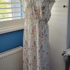 White floral sleeveless summer dress, Size 2XL / UK20
