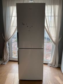 Beko Fridge (broken)