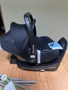 Car seat maxi cosi and iso fix