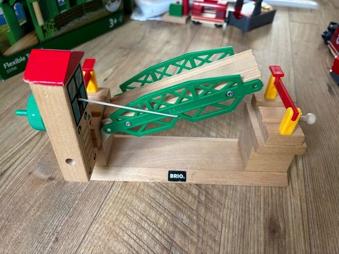 Brio Lifting Bridge