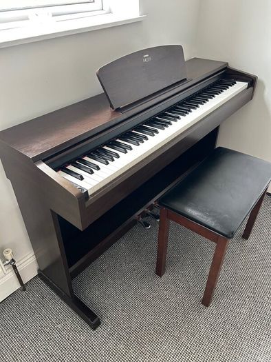 Yamaha Arius YDP-140 digital piano