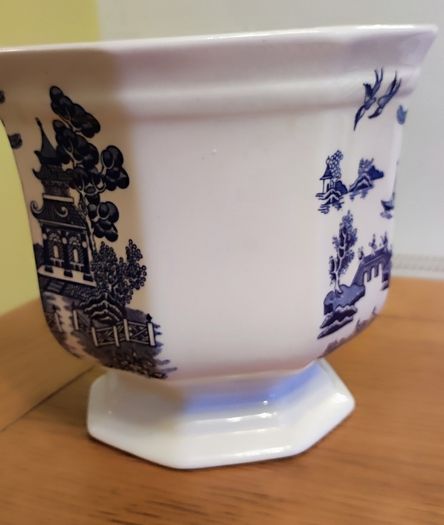 Blue Willow by Regal Nesting Vase/ Pot