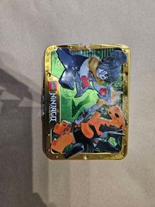 lego ninjago minifigures + tin