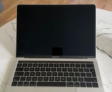 Macbook A1706