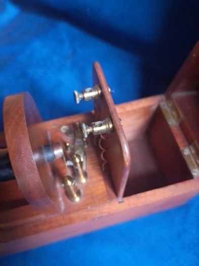 Faradic medical battery 'Shockbox' Prop