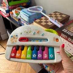 Fisher-Price Laugh & Learn Silly Sounds Light-Up Piano
