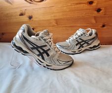 Asics gel kayano 14 grey/silver Size 4 eu 37.5 in excellent condition