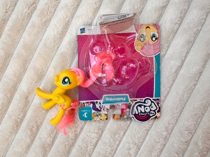 Hasbro My Little Pony Friends Fluttershy B8924 / C1141 Only Pony MLP approx. 8 cm. 2016  Please see photos