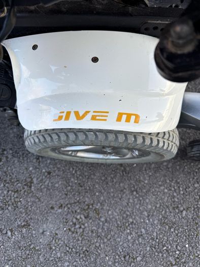 Quickie Jive M Electric Wheelchair - Excellent Condition with Powered Seat Lift & Tilt